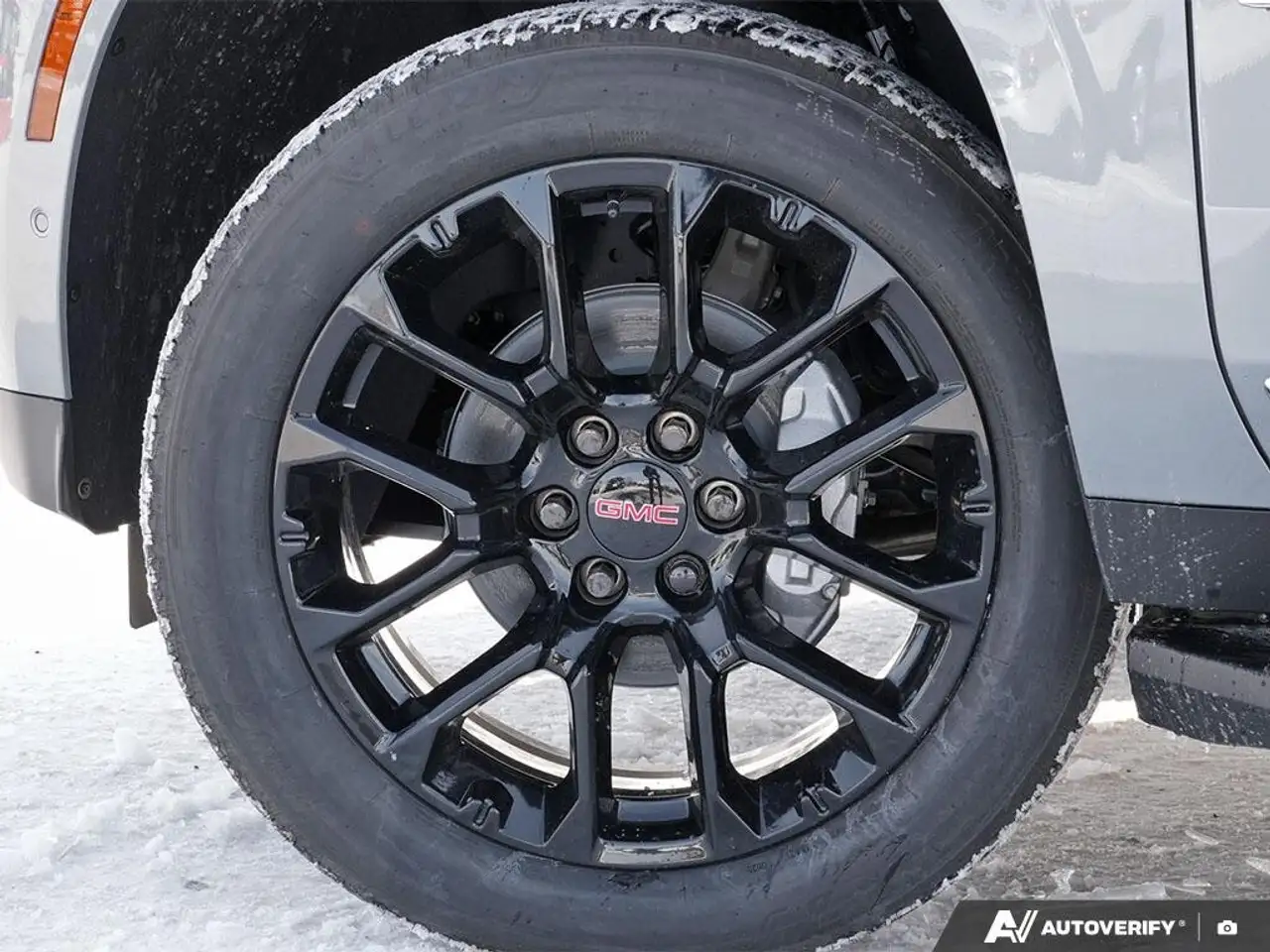 GMC Yukon снимка GMC Yukon
