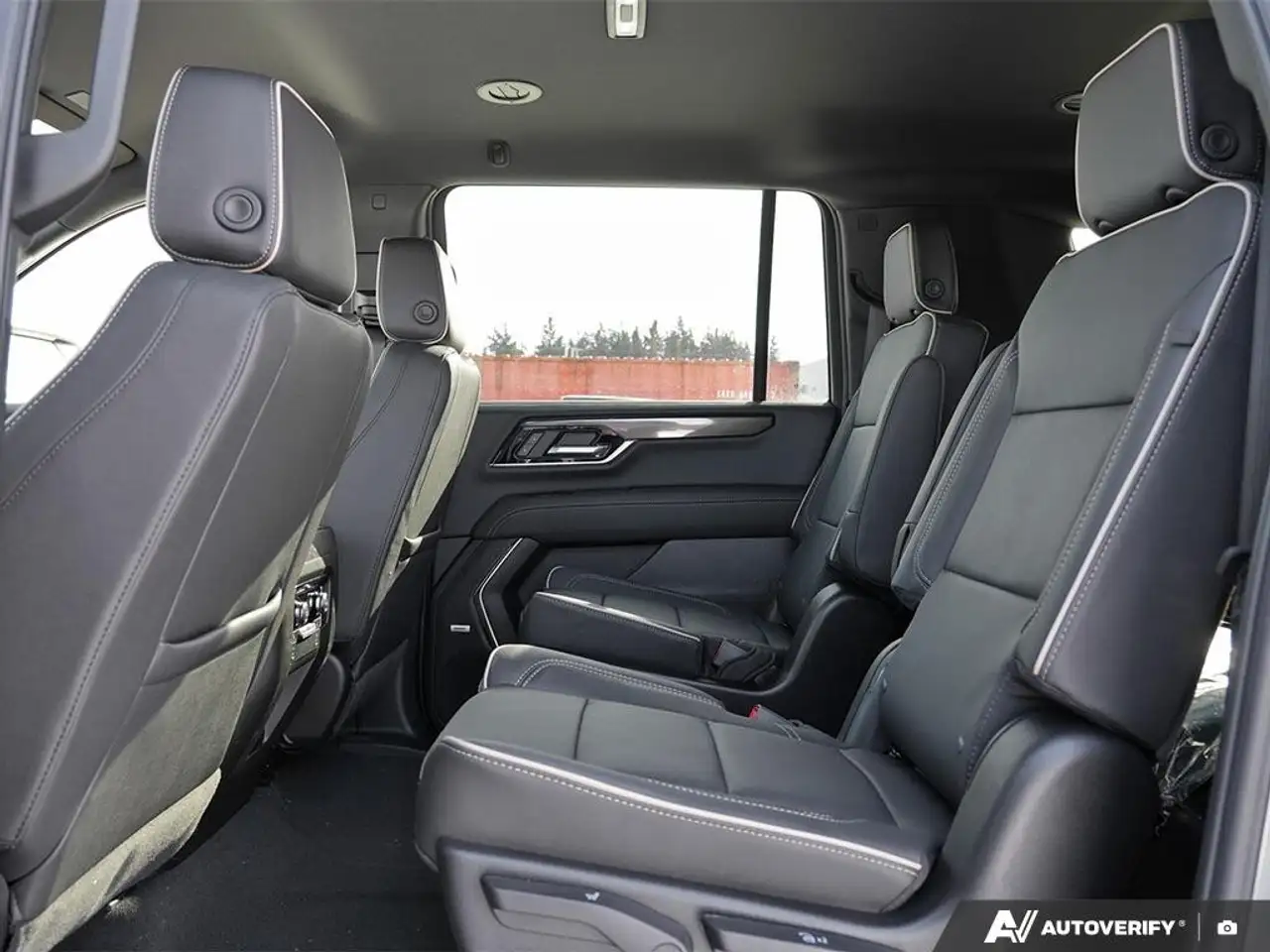 GMC Yukon снимка GMC Yukon