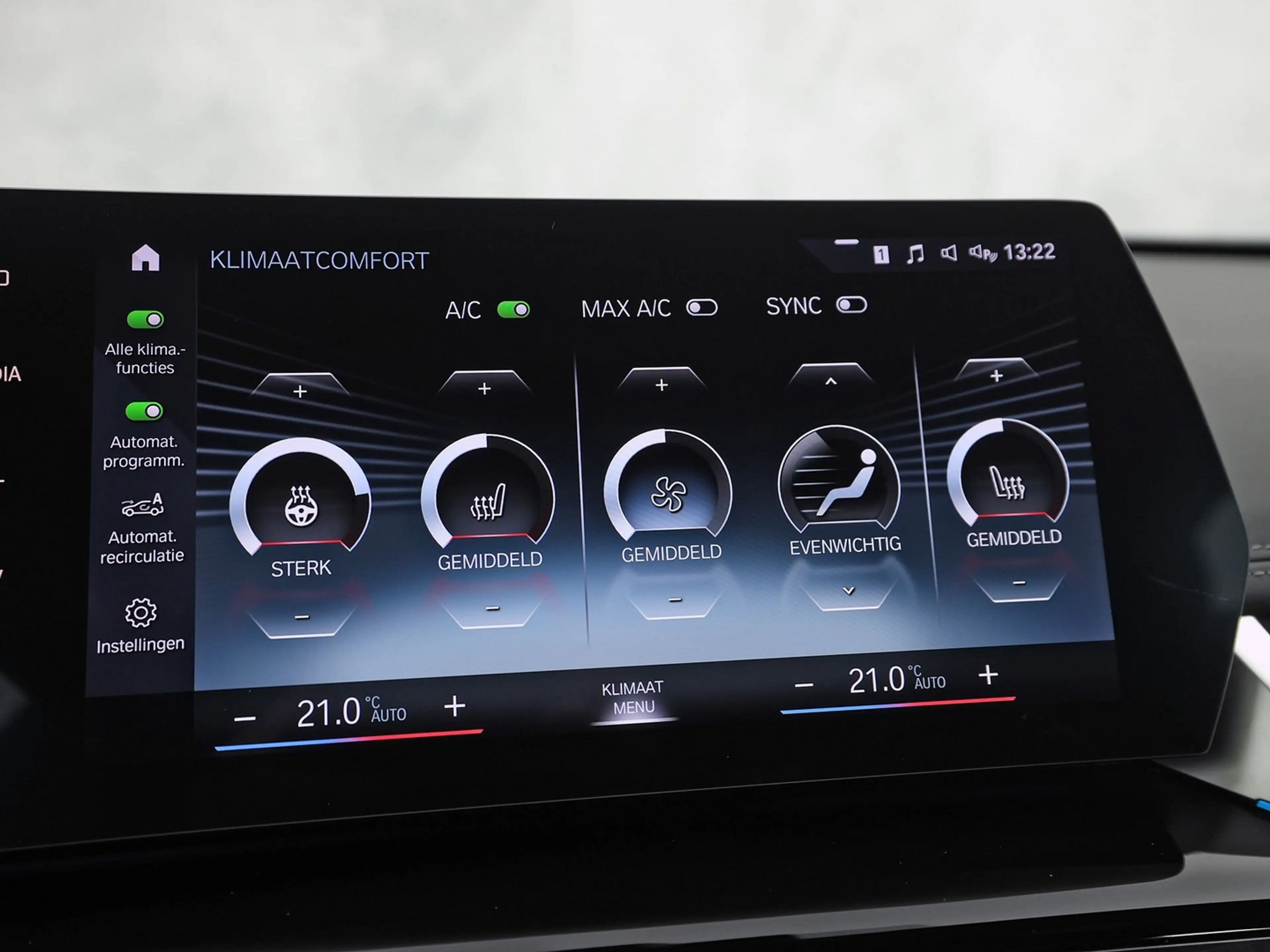 BMW X1 sDrive18i X-Line Automaat (NIEUW MODEL, APPLE CARP — photo 22