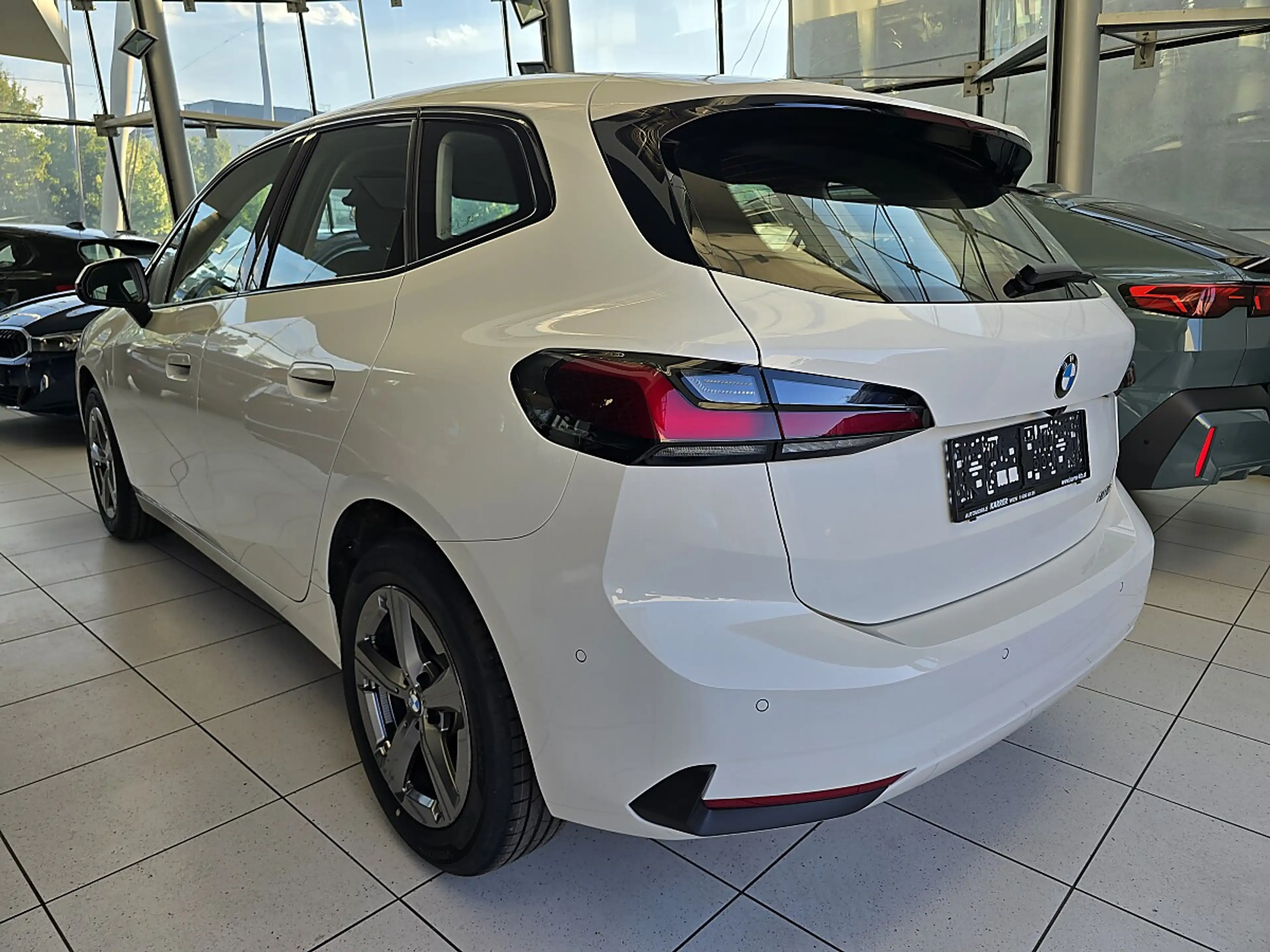 BMW 216 i Active Tourer A. Modell U11 Neuzustand-von BM... — photo 7