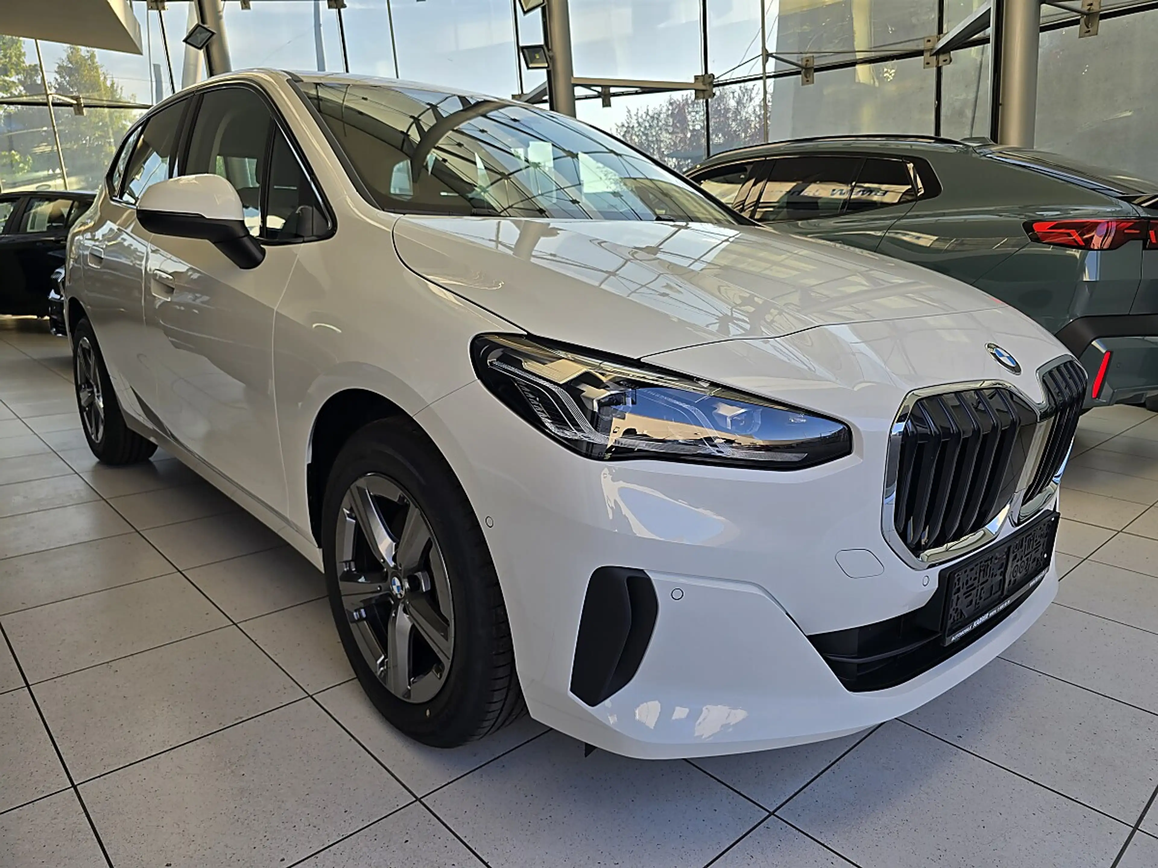BMW 216 i Active Tourer A. Modell U11 Neuzustand-von BM... — photo 4