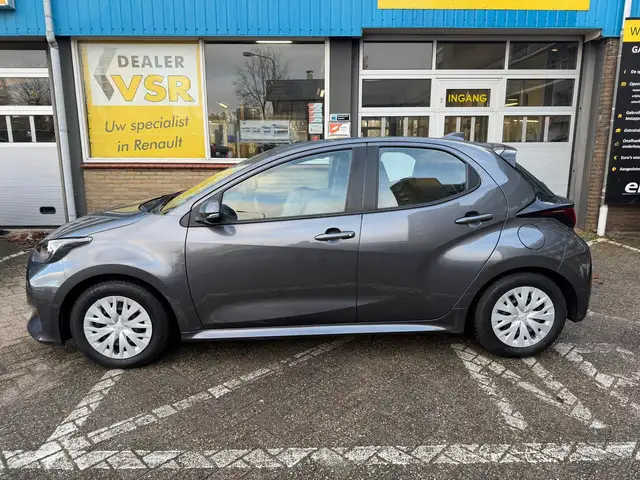 Toyota Yaris view 5