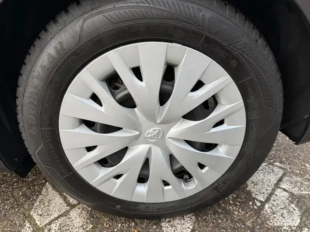 Toyota Yaris view 6