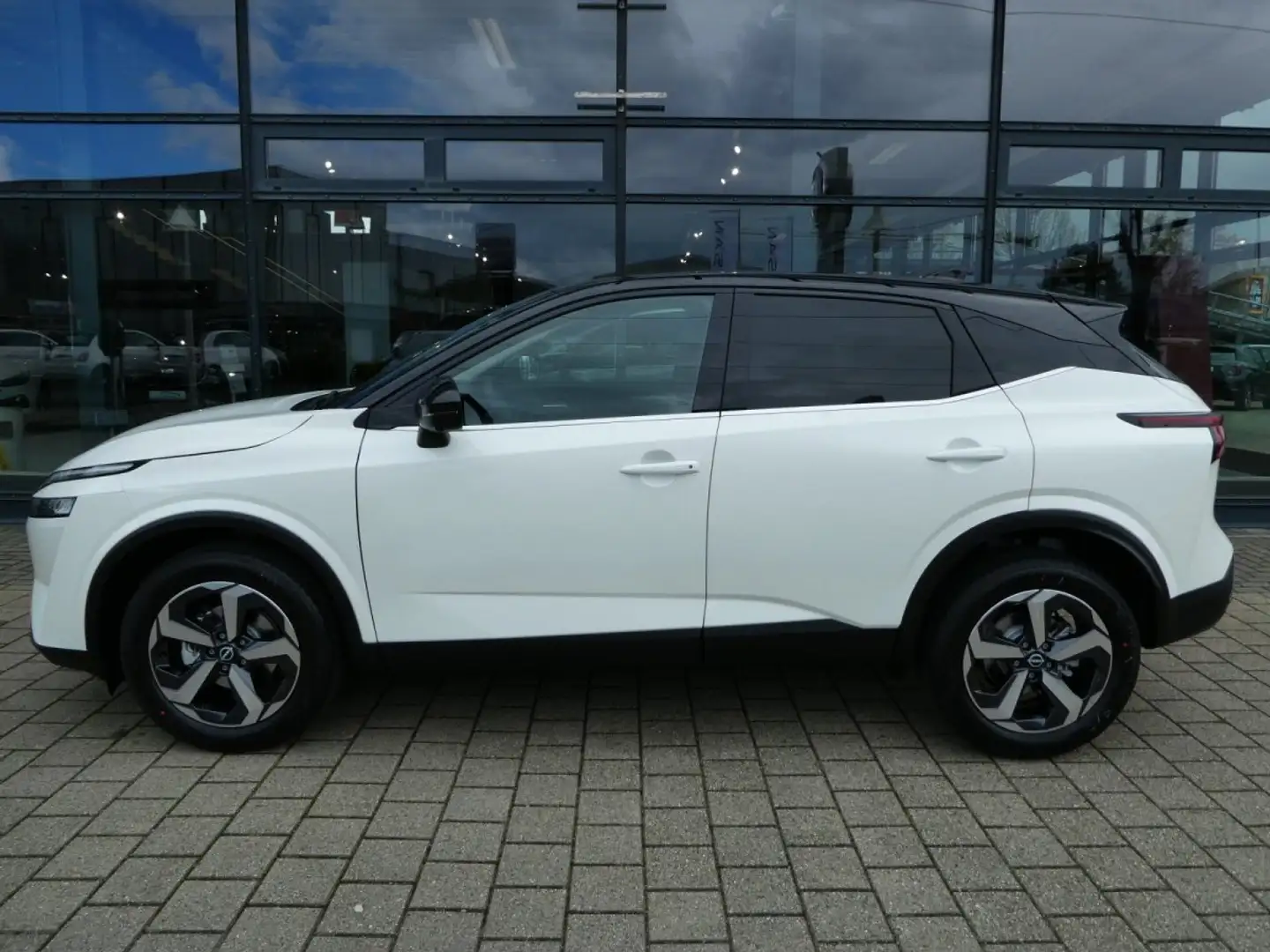 Nissan Qashqai 1,3 DIG-T*X-Tronic*N-Connecta*Winter*2-Tone Wit - 2