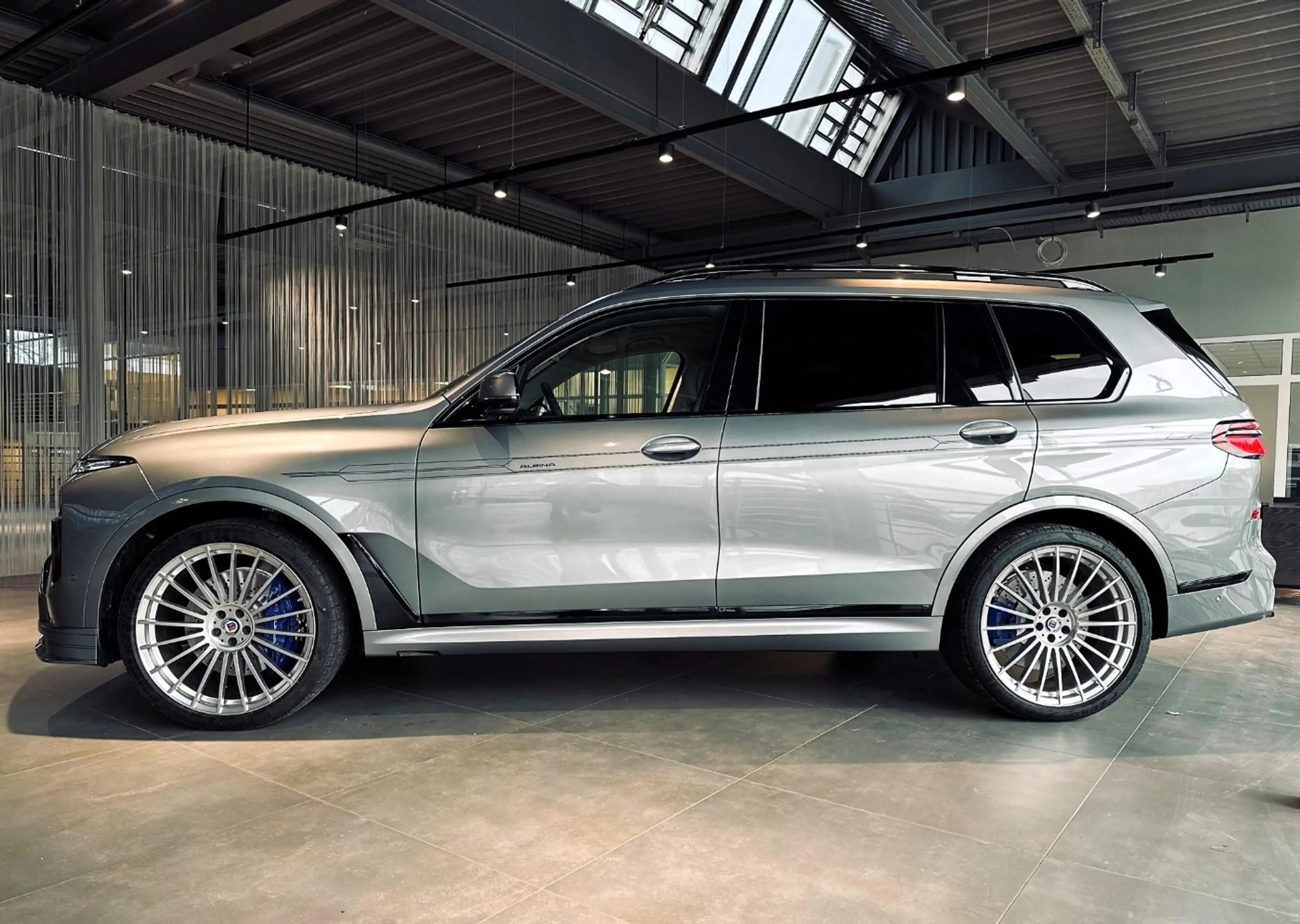 Alpina XB7 MANUFAKTUR. SKYSCRAPER. VOLL. LEDER WEISS. — photo 9