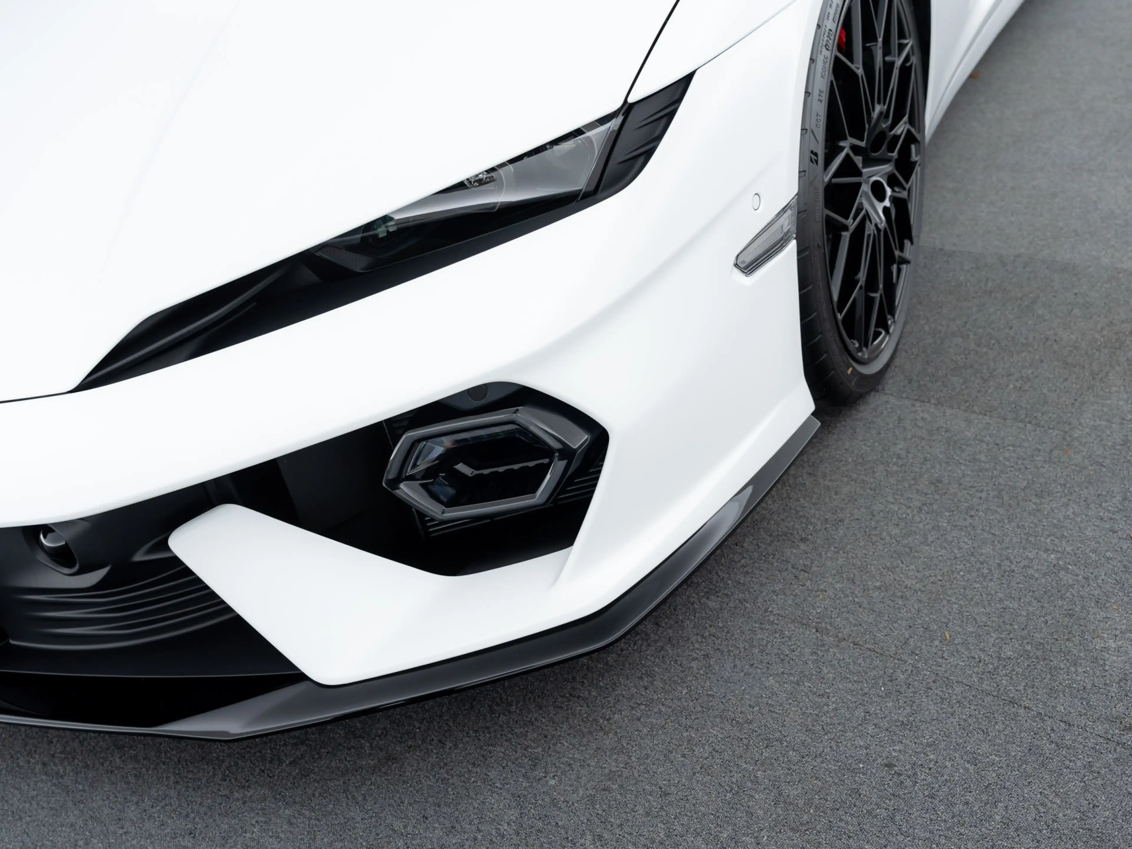 Lamborghini Temerario MY26 | Xpel matt | Comfort seats — photo 12