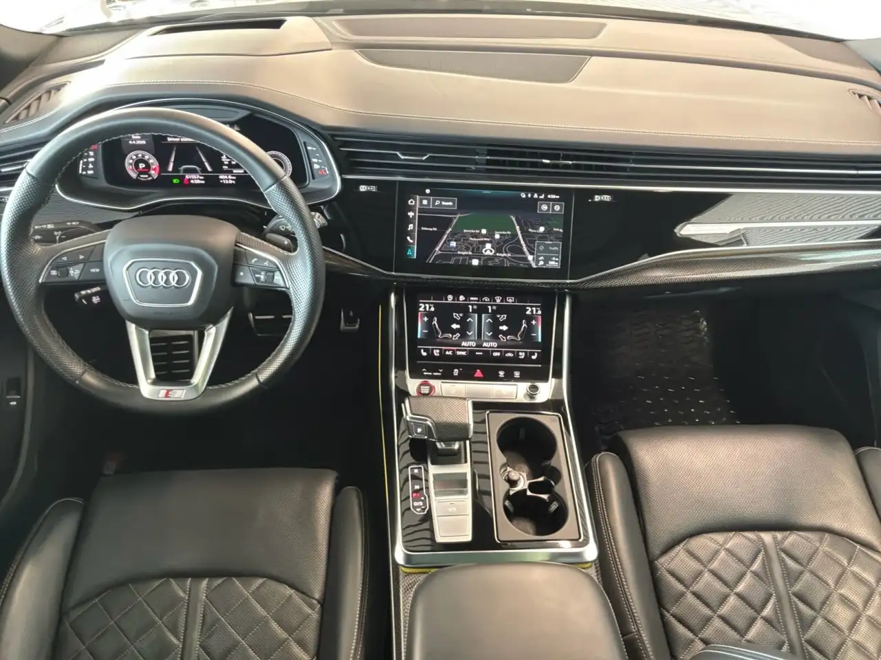 Audi SQ8 снимка Audi SQ8