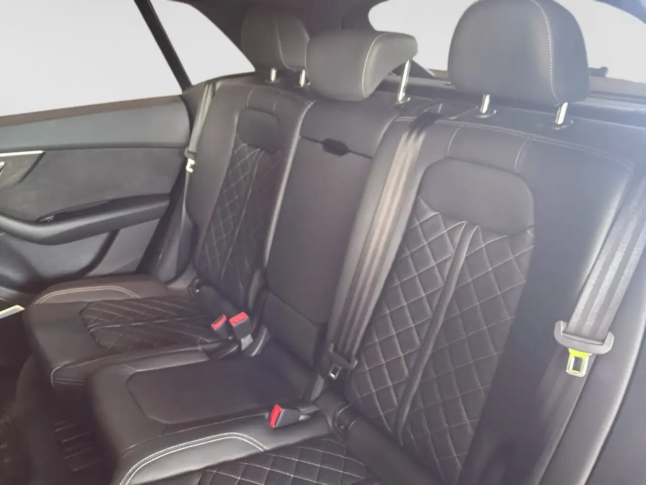 Audi SQ8 снимка Audi SQ8