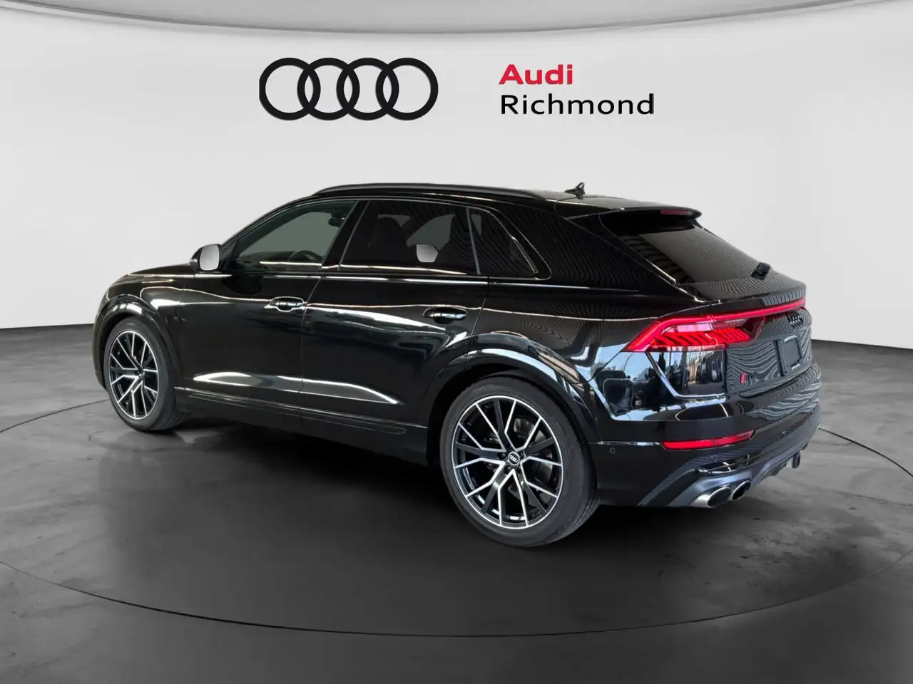 Audi SQ8 снимка Audi SQ8