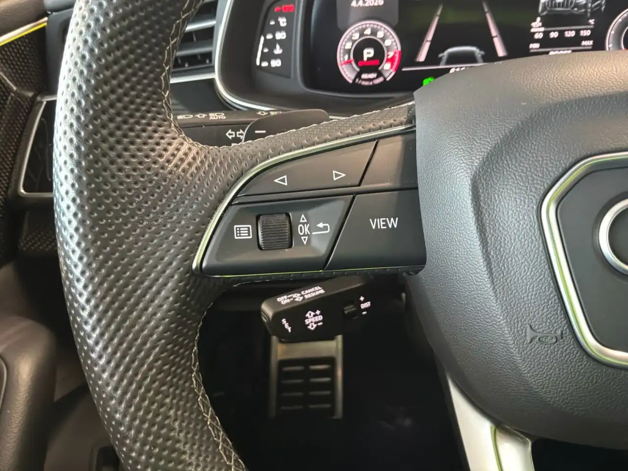 Audi SQ8 снимка Audi SQ8