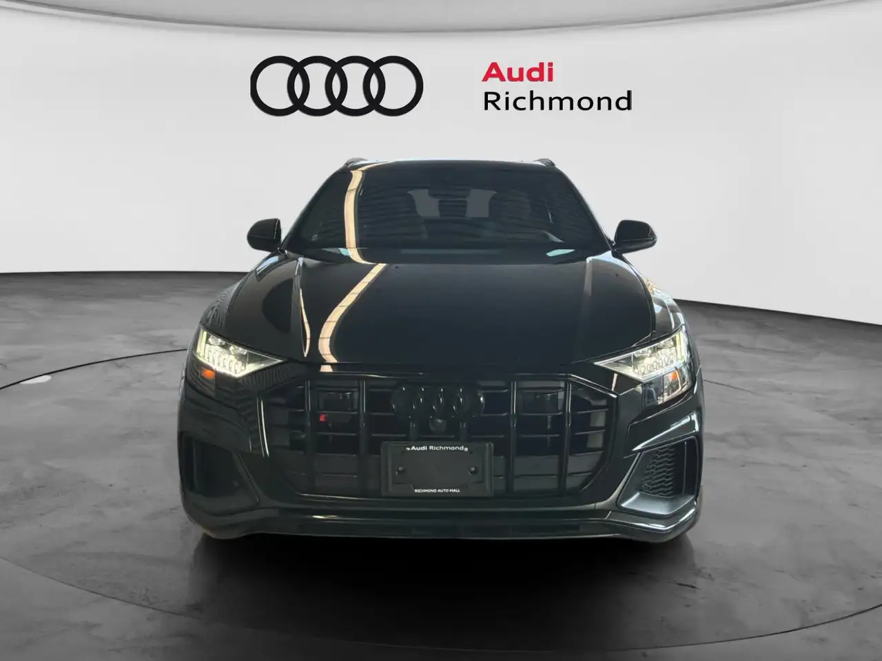 Audi SQ8 снимка Audi SQ8