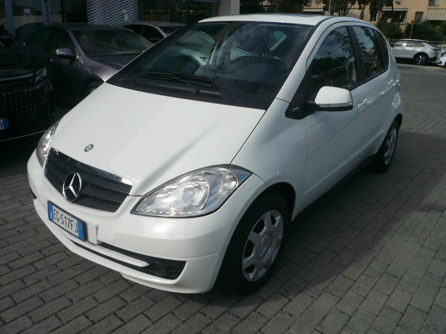 Mercedes-Benz A 160 Classe A 1.5 benz 70 kw Elegance per Neopatentati Bianco - 2