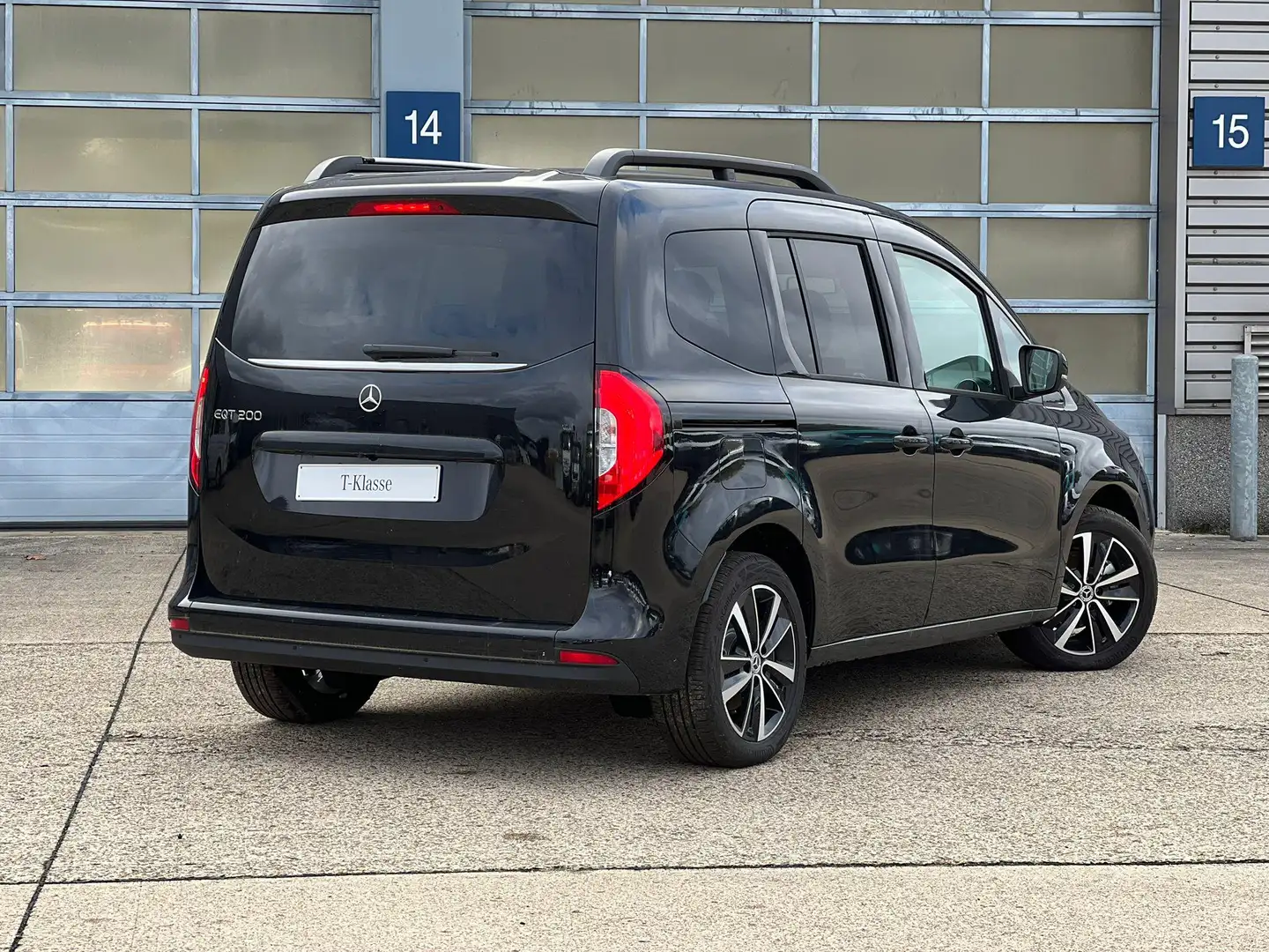Mercedes-Benz EQT 200 L1 Czarny - 2