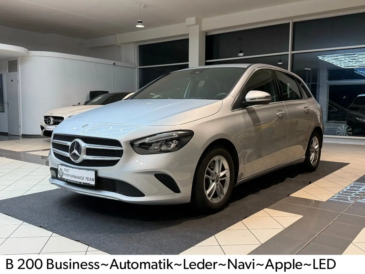 Mercedes-Benz B 200 Business~Automatik~Leder~Navi~Apple~LED Silber - 1
