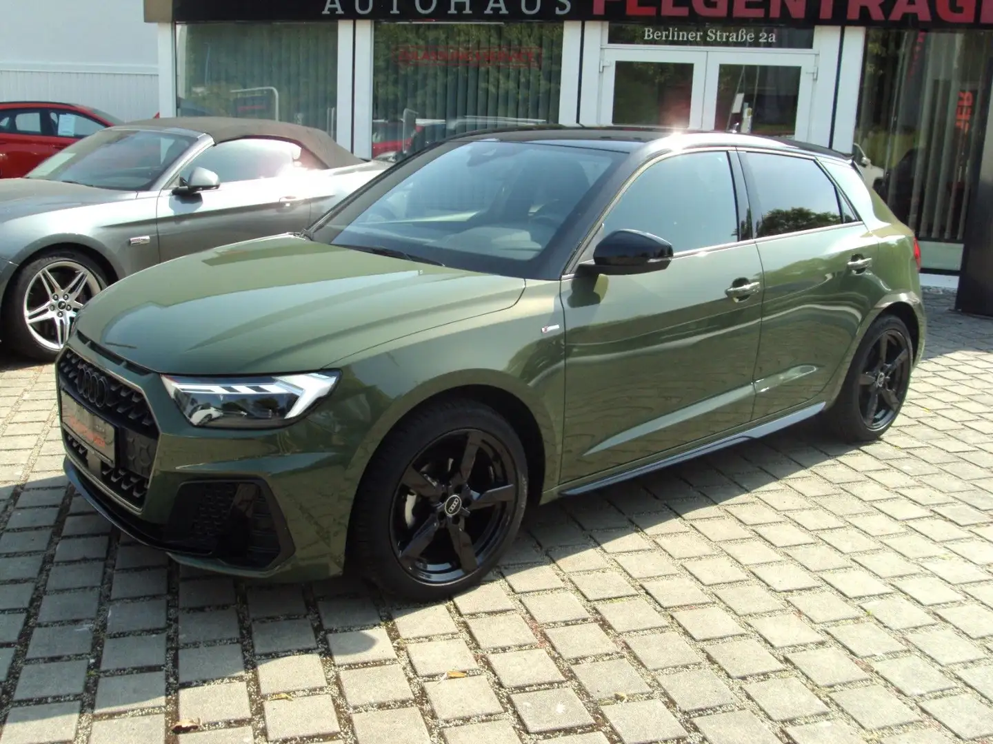 Audi A1 25 TFSI S tronic S line Sportback Grün - 1