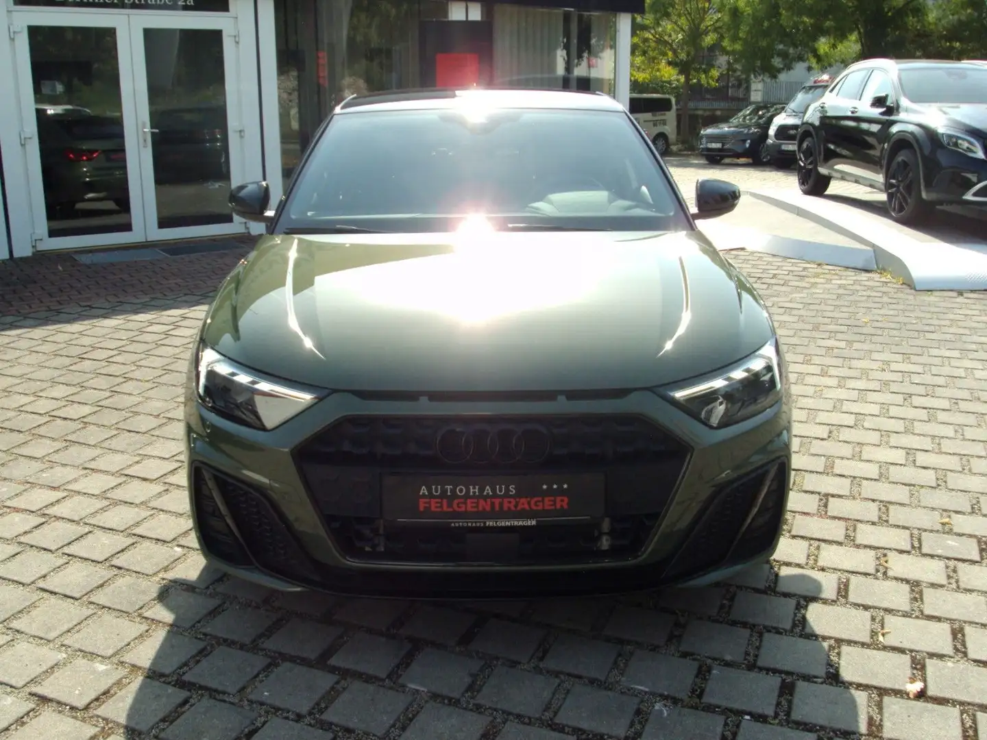Audi A1 25 TFSI S tronic S line Sportback Grün - 2