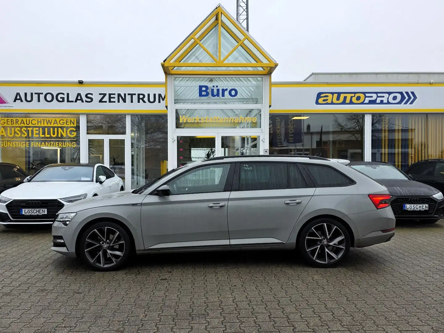 Skoda Superb Combi Sportline 4x4 Panorama AHK schwenk. Grau - 1