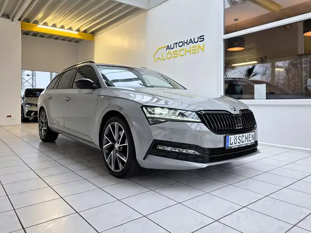 Skoda Superb Combi Sportline 4x4 Panorama AHK schwenk.