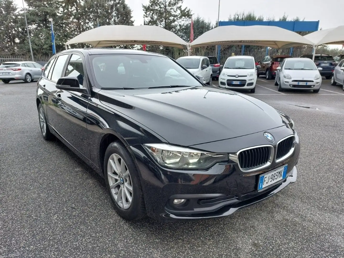 BMW 318 d Touring Business Advantage km 86000 EURO 6 Zwart - 1