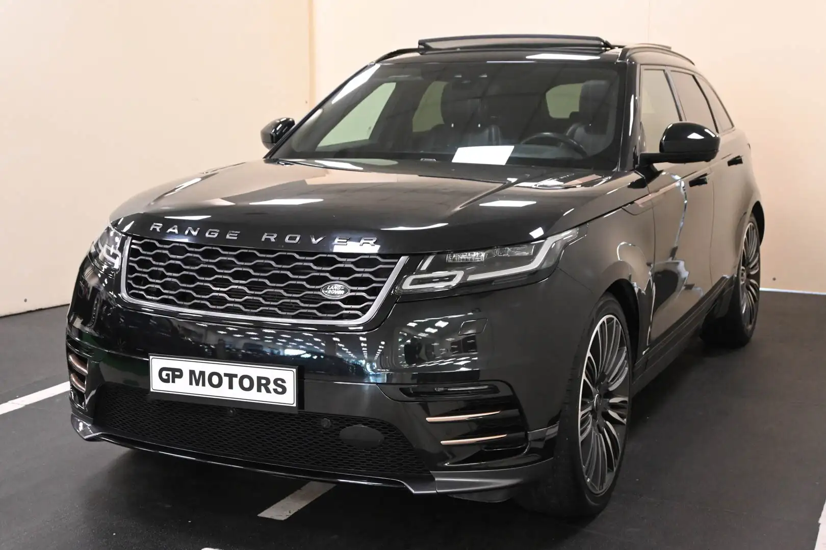 Land Rover Range Rover Velar Range Rover Velar 3.0D V6 300 CV R-Dynamic HSE Schwarz - 2