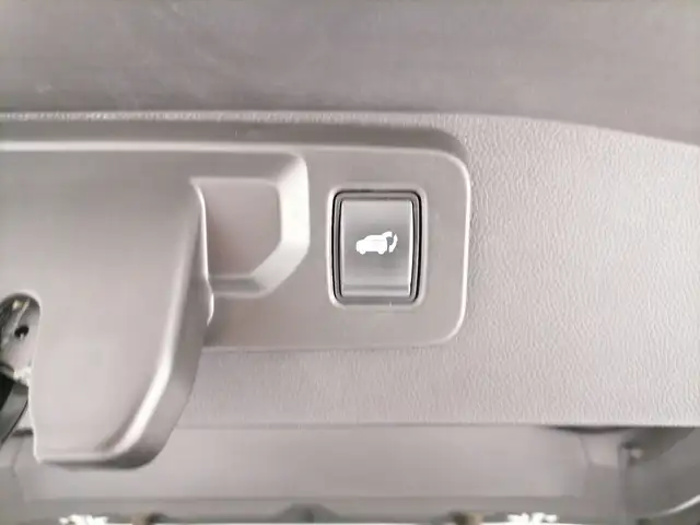 Renault Austral view 11