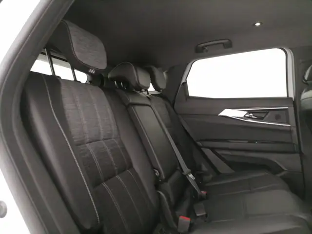 Renault Austral view 8