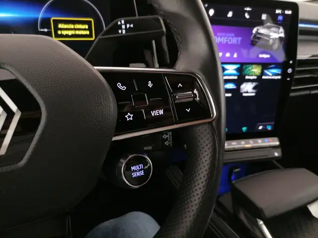 Renault Austral view 26