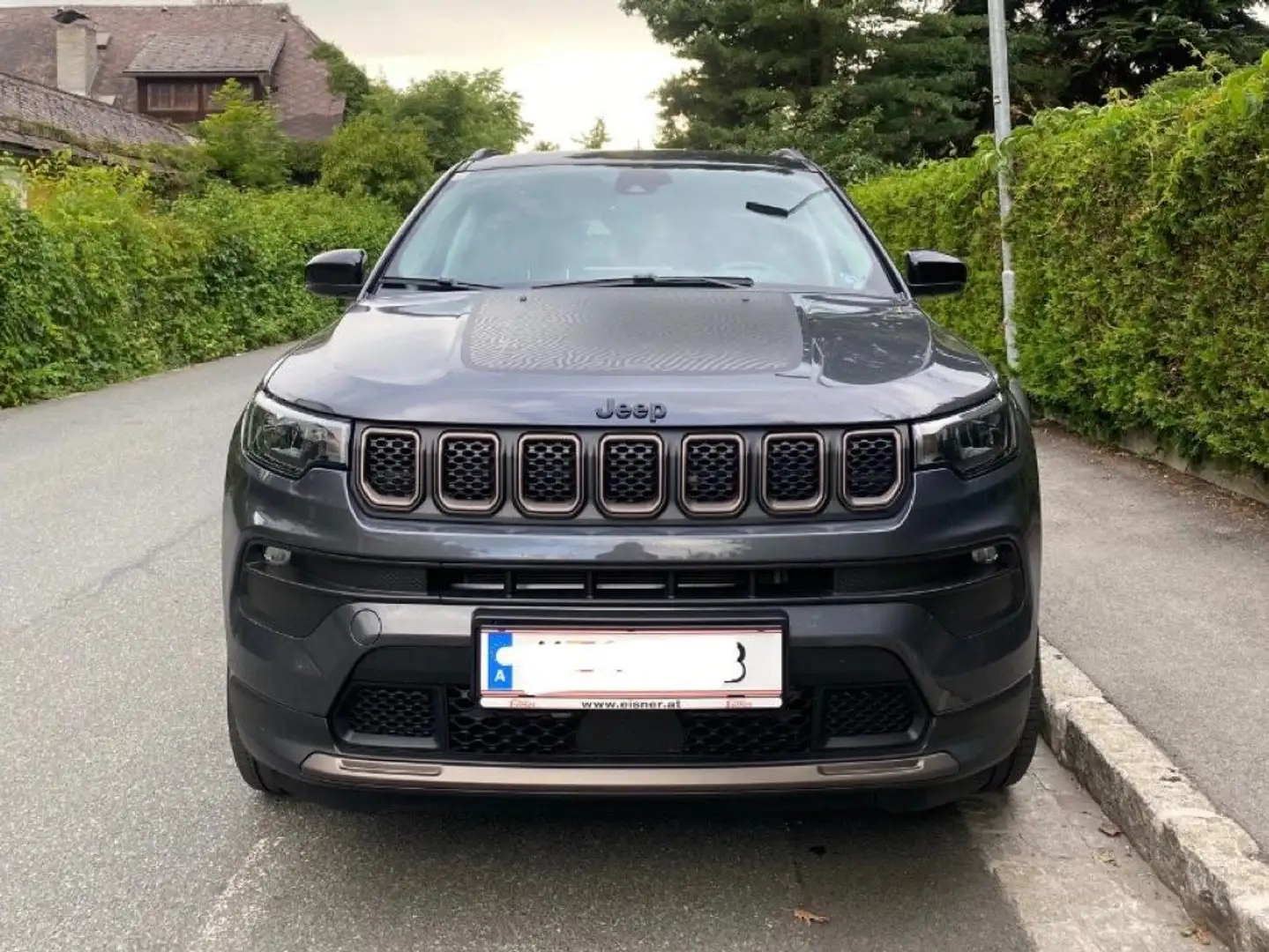 Jeep Compass 1.3 PHEV UPLAND AT Allrad Grau - 1
