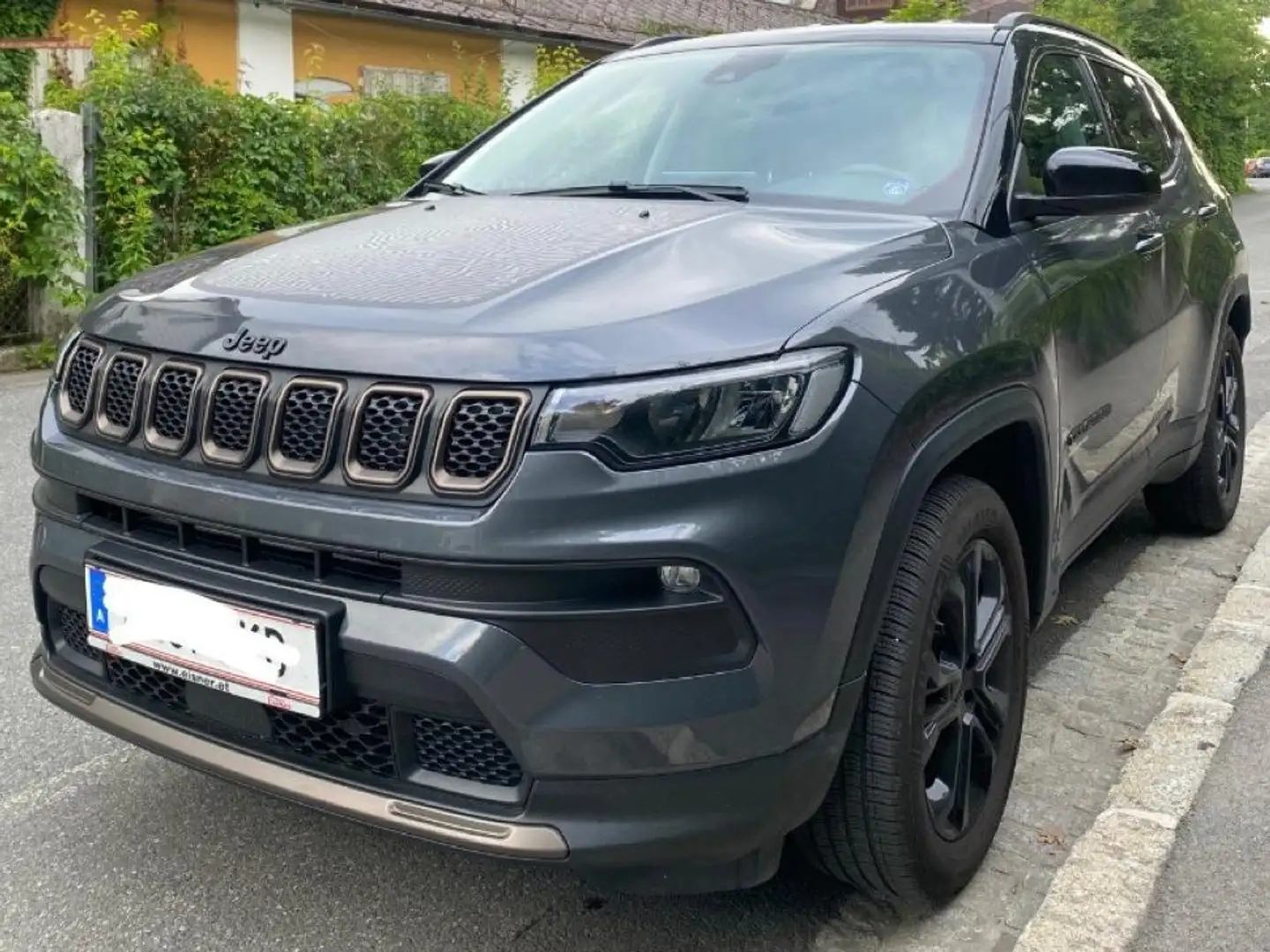 Jeep Compass 1.3 PHEV UPLAND AT Allrad Grau - 2