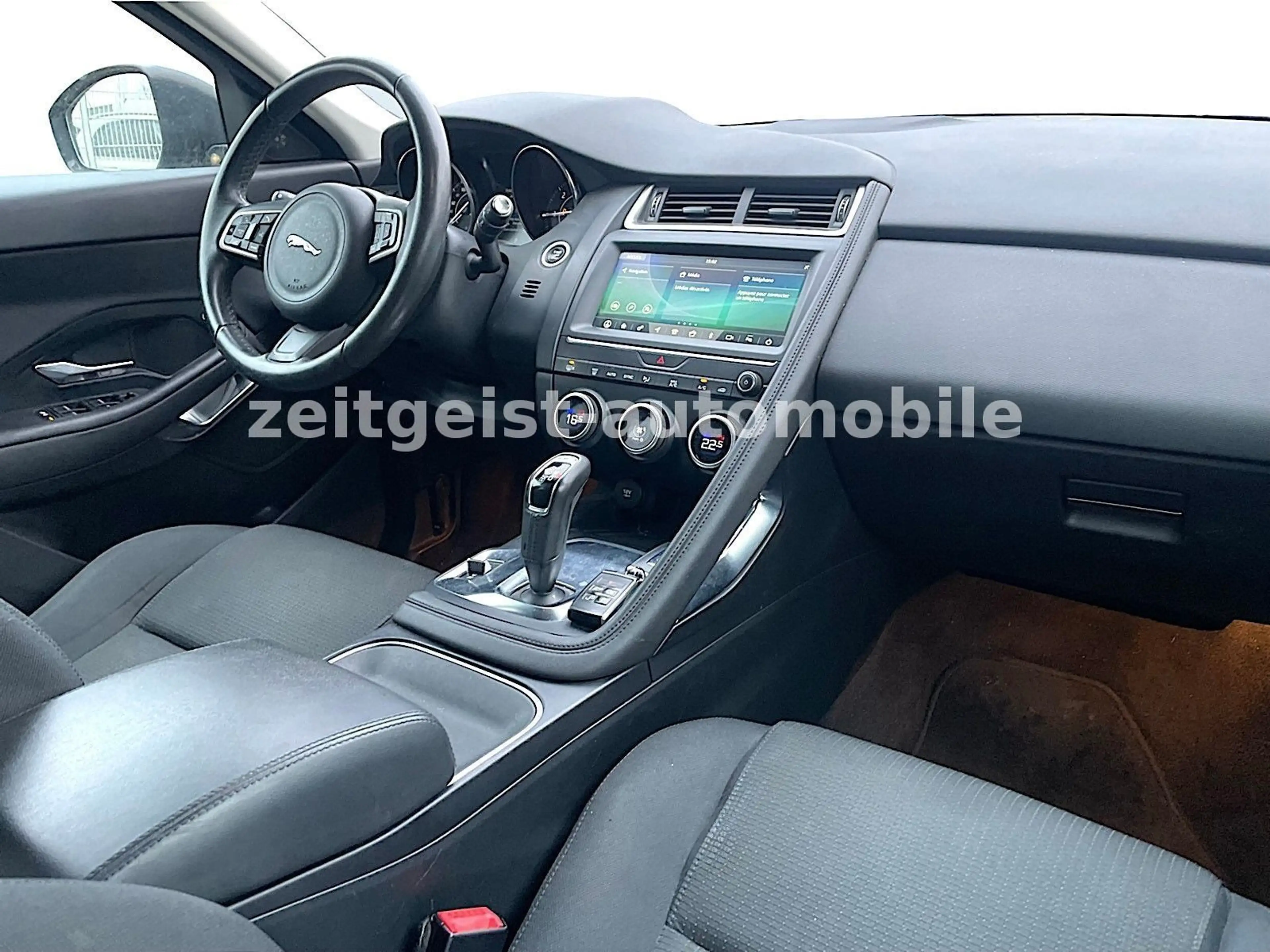 Jaguar E-Pace D150 4WD*1.HAND*TÜV&SERVICE NEU* — photo 9