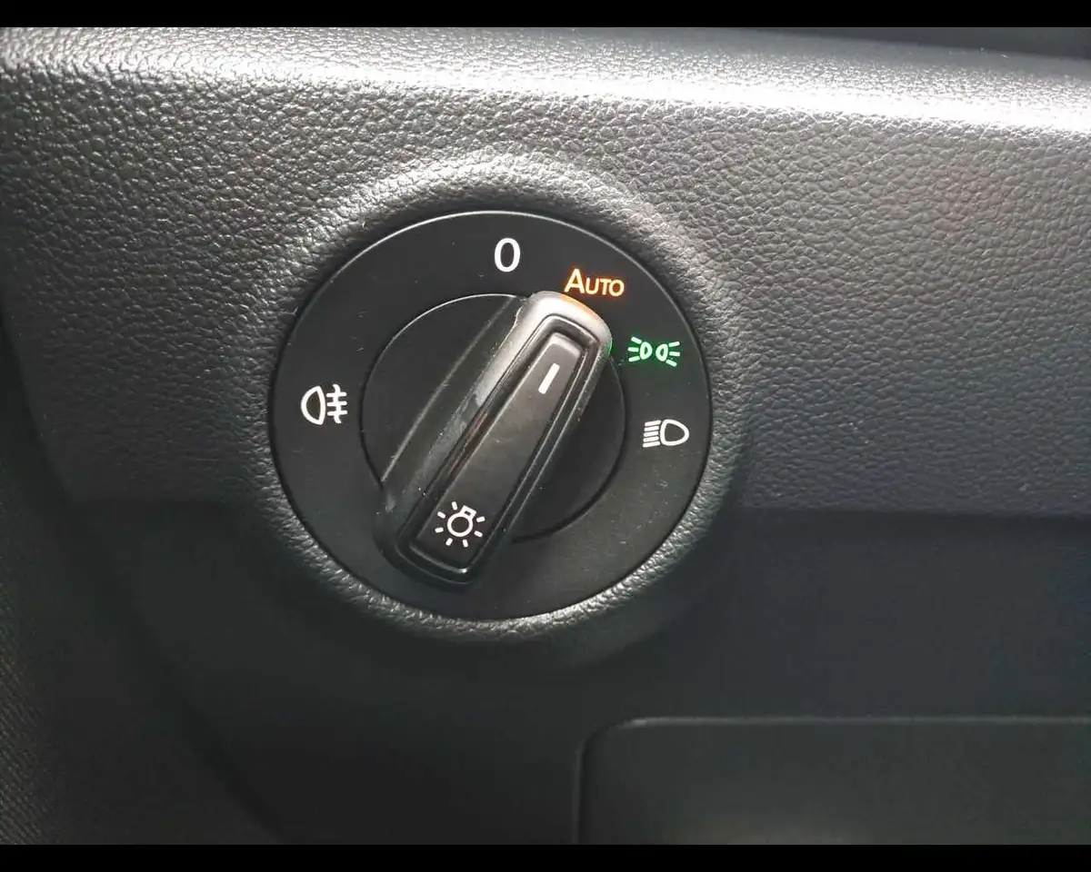 Volkswagen T-Roc 1.0 TSI Life 13