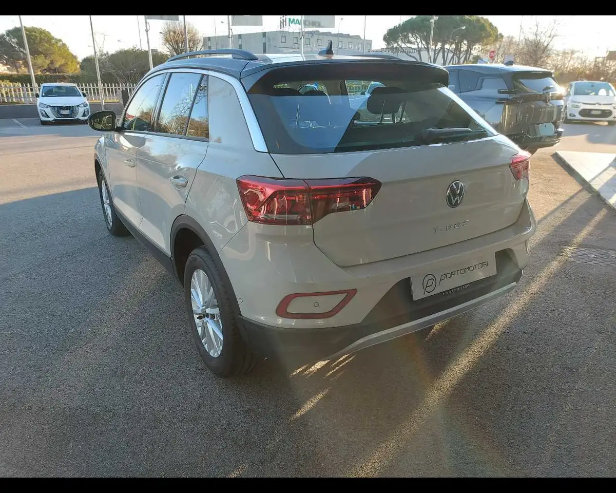 Volkswagen T-Roc 1.0 TSI Life 5
