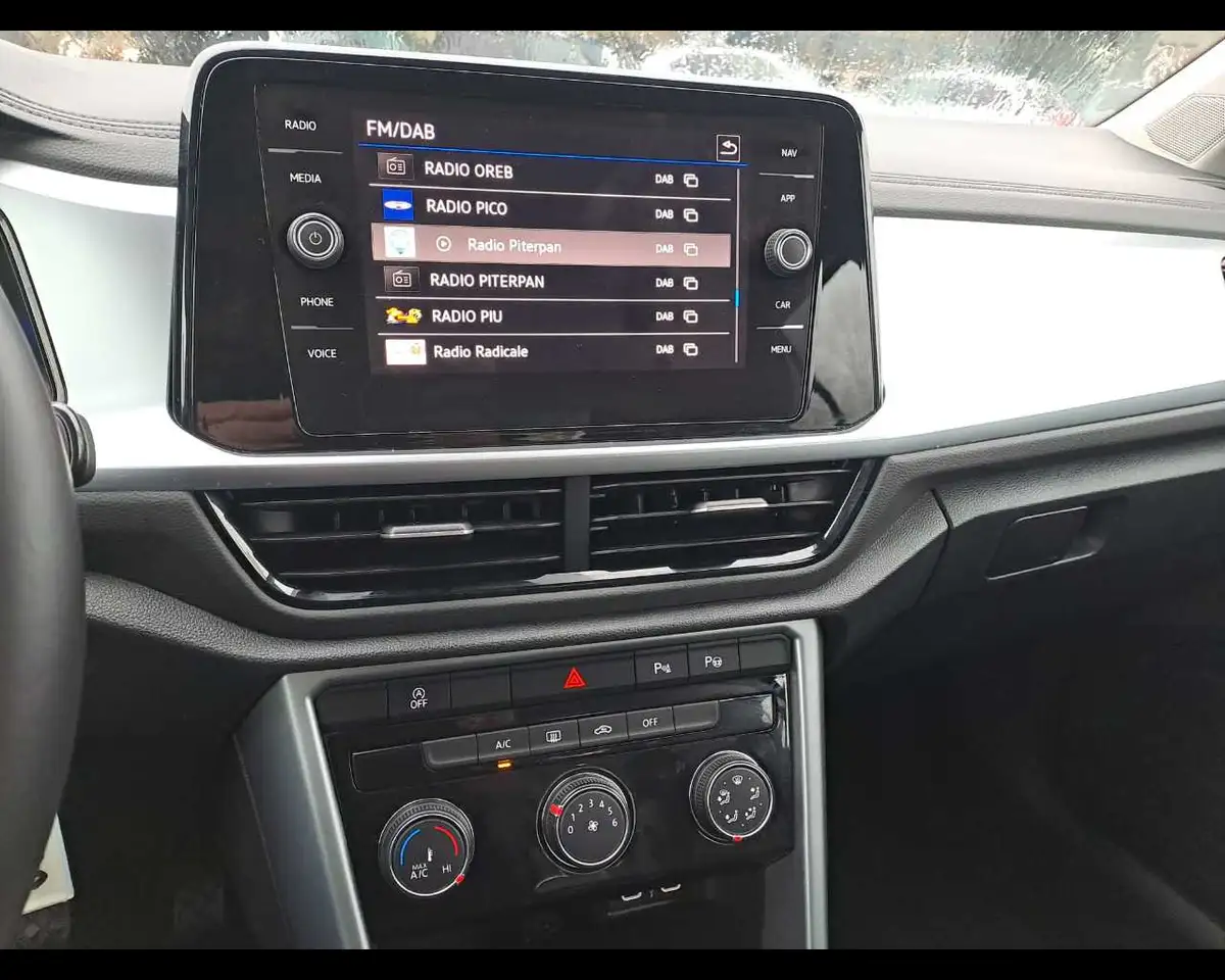 Volkswagen T-Roc 1.0 TSI Life 9