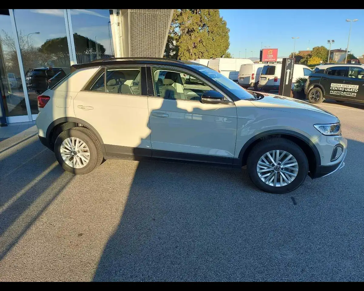 Volkswagen T-Roc 1.0 TSI Life 16