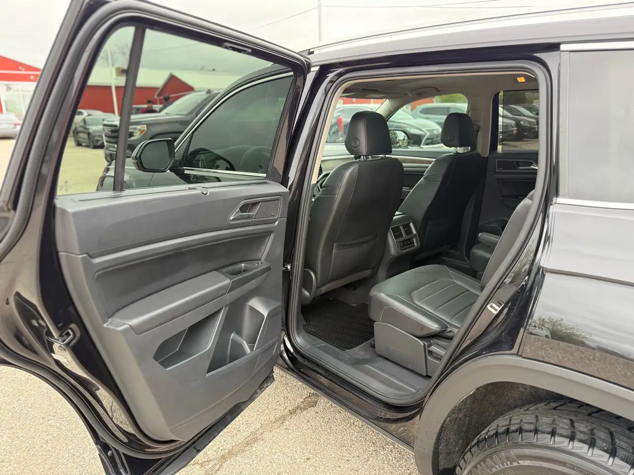 Volkswagen Atlas снимка Volkswagen Atlas