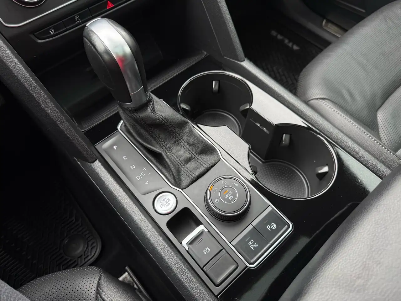 Volkswagen Atlas снимка Volkswagen Atlas