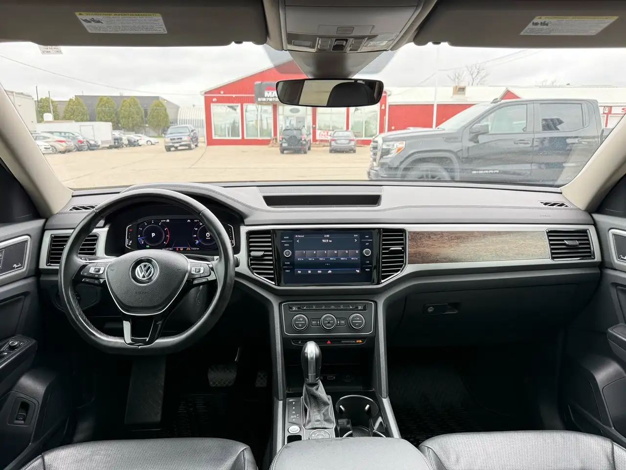 Volkswagen Atlas снимка Volkswagen Atlas