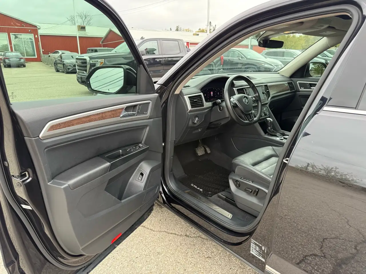 Volkswagen Atlas снимка Volkswagen Atlas