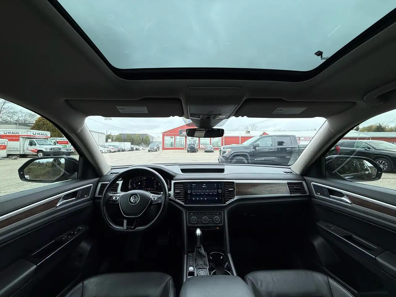 Volkswagen Atlas снимка Volkswagen Atlas