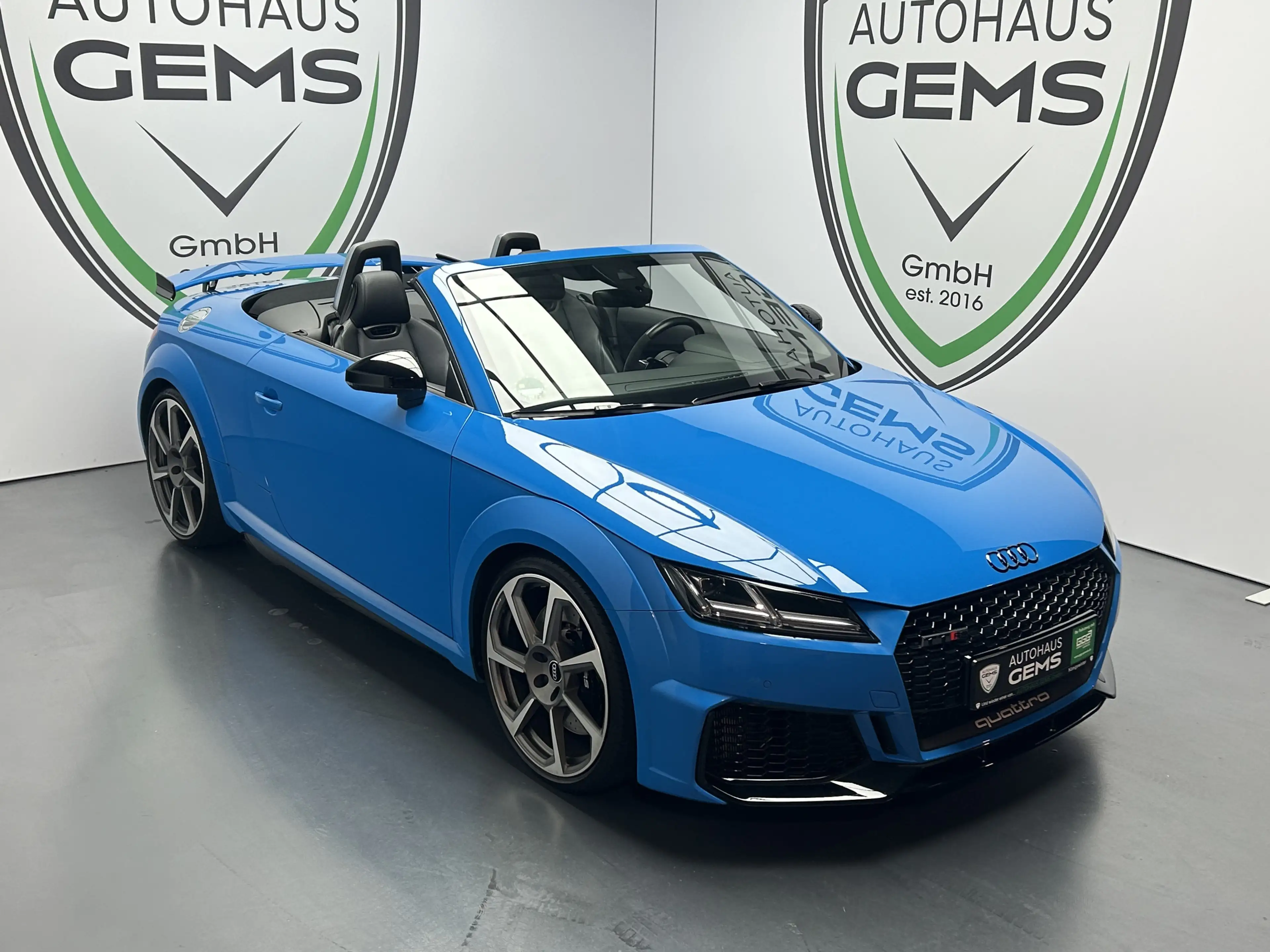 Audi TT RS 2.5 TFSI quattro Matrix virtual cockpit