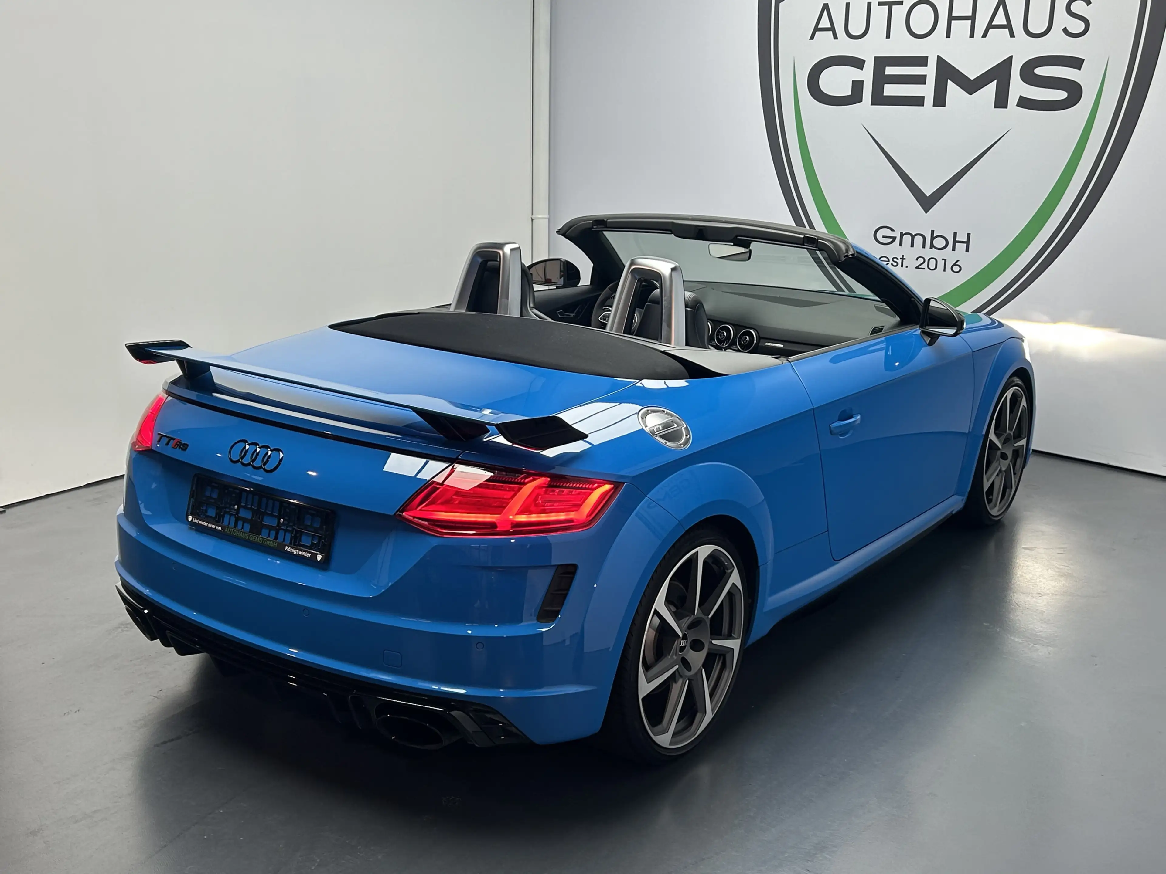 Audi TT RS 2.5 TFSI quattro Matrix virtual cockpit — photo 6