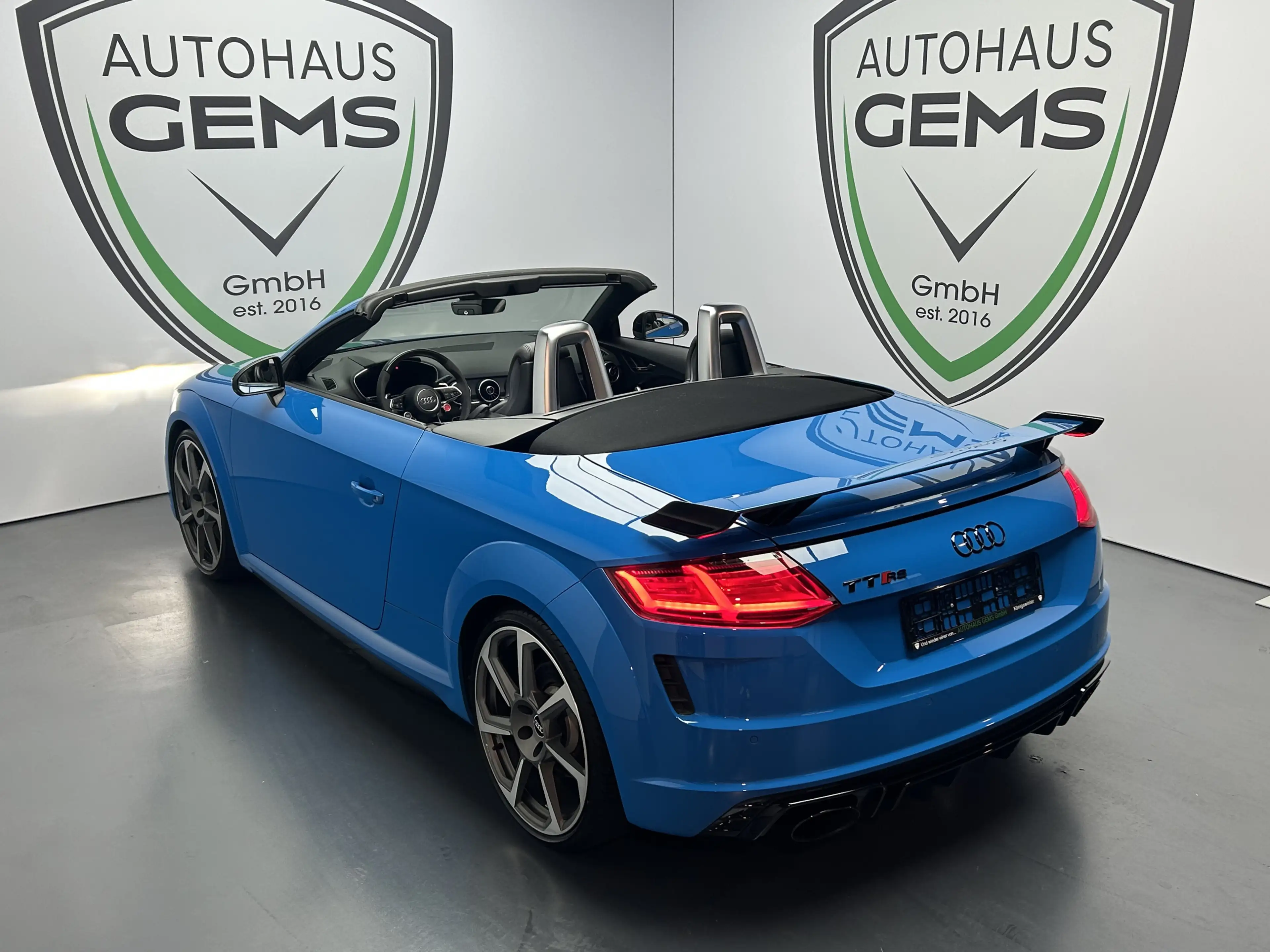 Audi TT RS 2.5 TFSI quattro Matrix virtual cockpit — photo 4