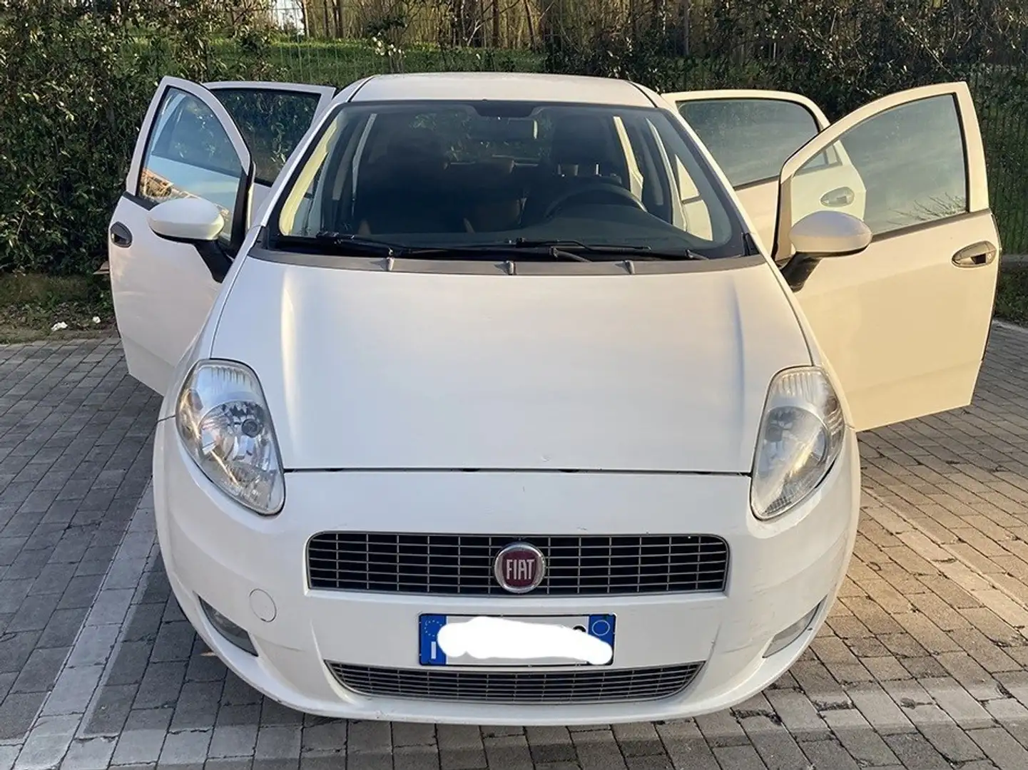 Fiat Grande Punto 5p 1.4 Dynamic 77cv Beyaz - 1