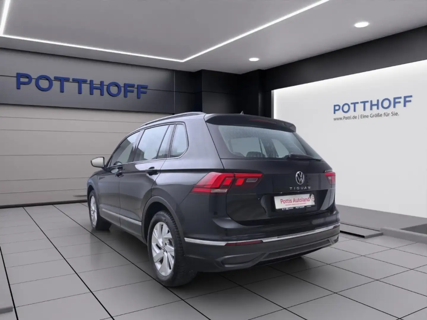 Volkswagen Tiguan 1.5 TSI DSG LIFE NAVI PDC SITZHZG ACC Schwarz - 2