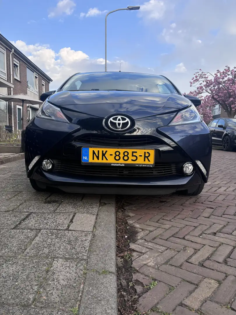 Toyota Aygo 1.0 VVT-i x-play Blauw - 2