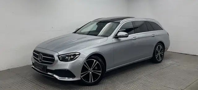 Mercedes-Benz E 400 d T 4M AVANTGARDE PANO+AHK+KEYLESS+DISTRO+