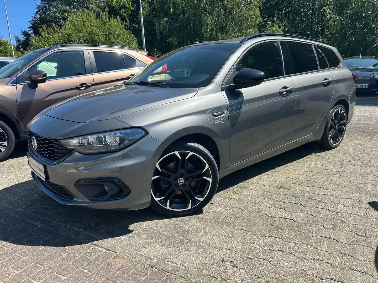 Fiat Tipo 1.4 16V Turbo Silber - 1
