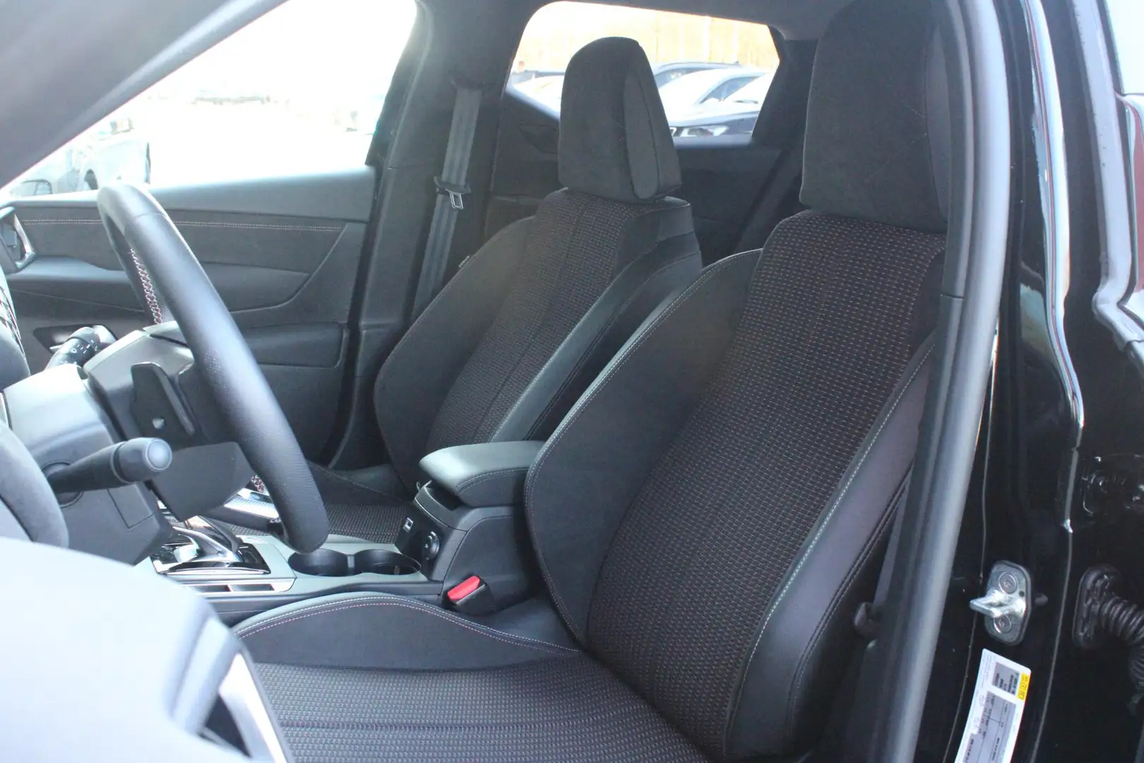 DS Automobiles DS 3 1.2 130PK AUTOMAAT PERFORMANCE LINE | HEAD UP DISP Zwart - 2