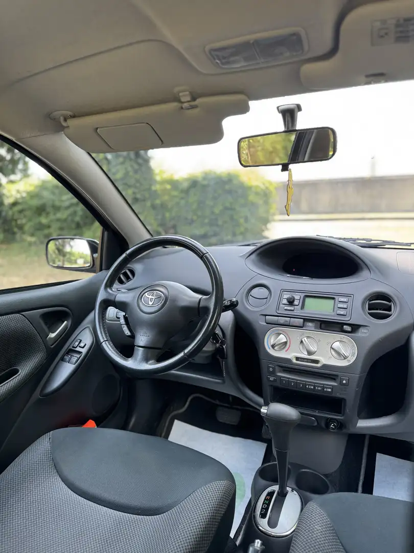 Toyota Yaris 1.3i VVT-i 16v 1ere propriétaire prêta à imma Noir - 2