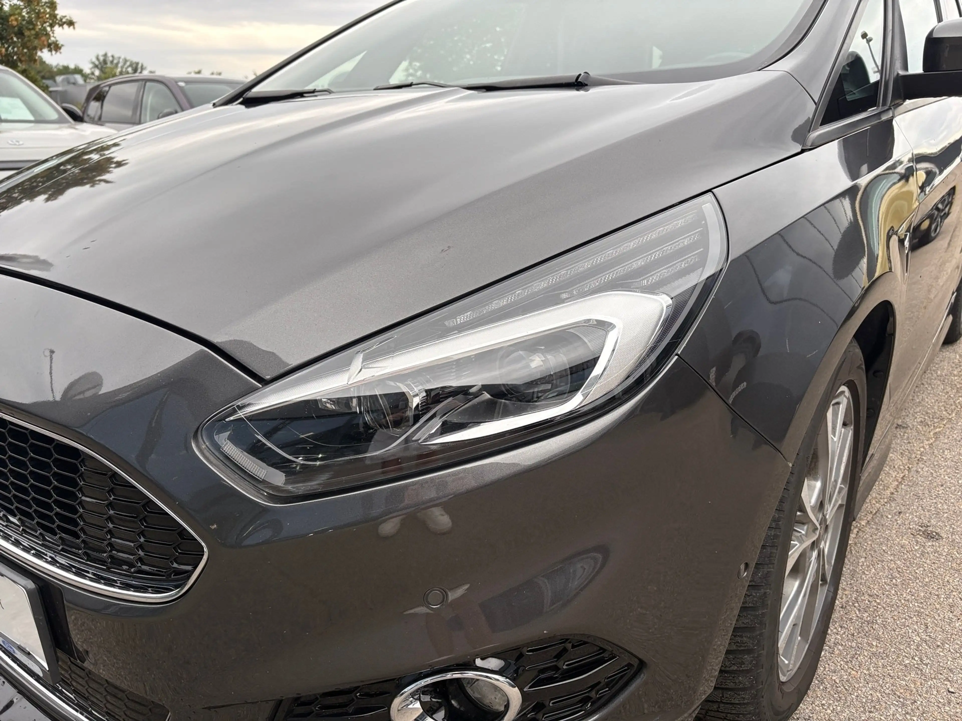 Ford S-Max ST-Line — photo 13